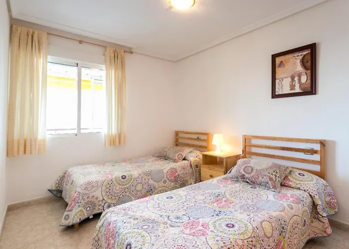 Beachside With Beautiful Sea Views *