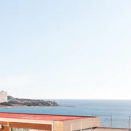 公寓 Spacious Beachside With Beautiful Sea Views *